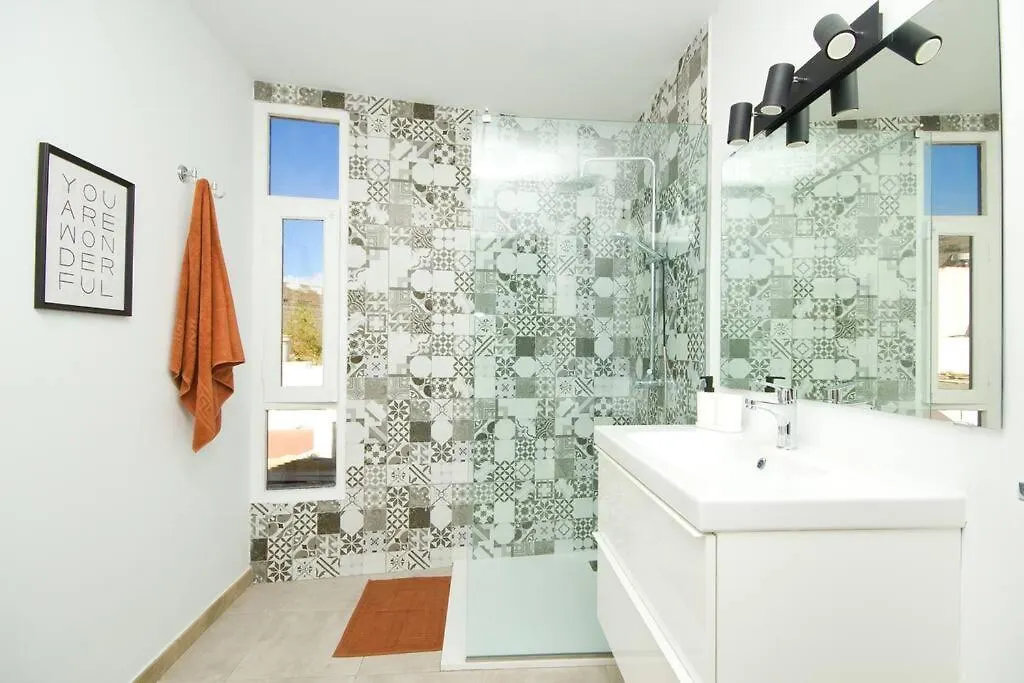 El Charco II - By Az Rentals Arrecife  Espanha
